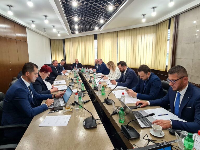 Vlada ZDK odobrila sredstva za servisiranje i održavanje opreme i aparata u Kantonalnoj bolnici Zenica