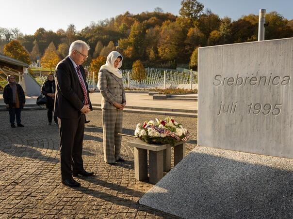 Rayes i Murphy u Srebrenici: Snažna podrška SAD-a očuvanju kulture sjećanja