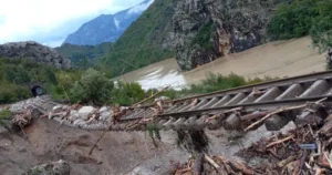 Jak udar na bh. privredu: Štete milionske, obnova oštećene pruge trajat će mjesecima