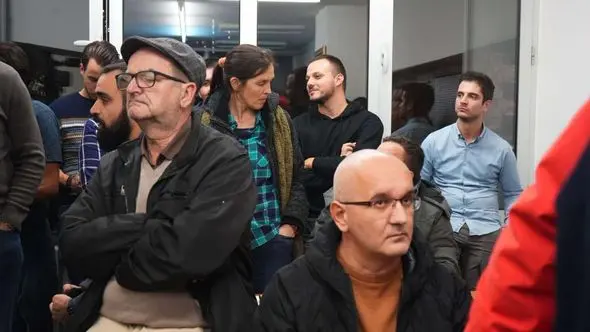 HAOS | Haos na javnoj raspravi za Bukvićevu zgradu: “Imamo pravo da čujemo kakvim nas lažima obmanjujete, želimo dostojanstven prostor”