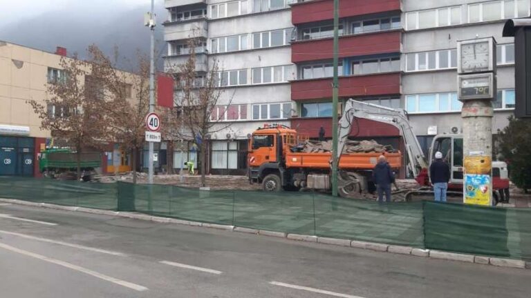 ZNAČAJNO | Počela rekonstrukcija Trga branilaca