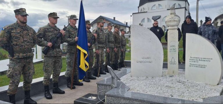 EMOTIVNO | Obilježena 32. godišnjica pogibije Adila Bešića