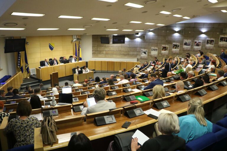 U prvih devet mjeseci na delegate Doma naroda FBiH potrošeno blizu tri miliona, pojedinci inkasirali više od 51.000 KM