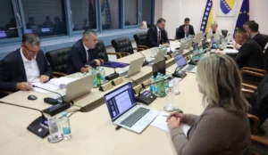 Skandal u Vijeću ministara BiH: HDZ-ov sekretar Robert Vidović ukinuo bošnjački veto Zukana Heleza