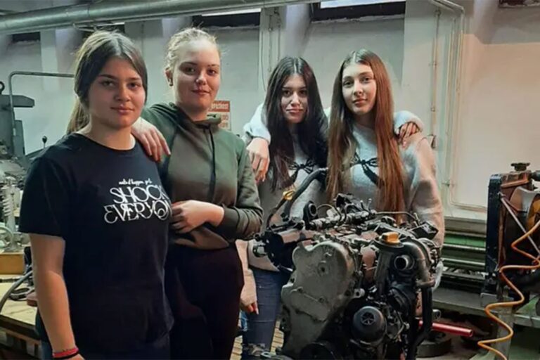 Sve više djevojaka postaju automehaničarke: “Posao siguran, a plate dobre”