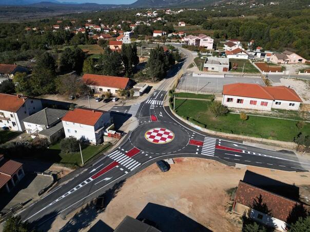 Kružni tok u Čitluku ‘osvanuo’ u bojama šahovnice