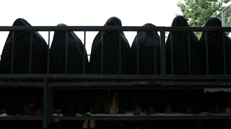 Osniva se klinika za “liječenje” žena koje odbijaju da nose hidžab