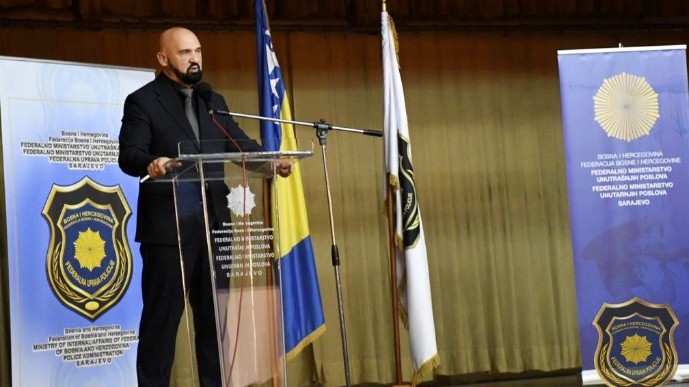 Unaprijeđeno 176 policijskih službenika Federalne uprave policije, rješenja im podijelio Ramo Isak