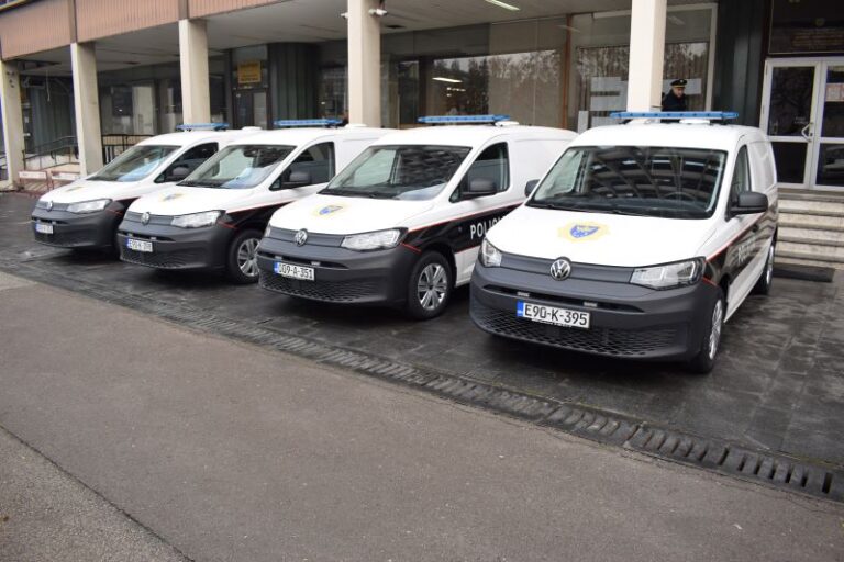 U Upravi policije MUP-a ZDK izvršena dodjela službenih vozila za privođenje 