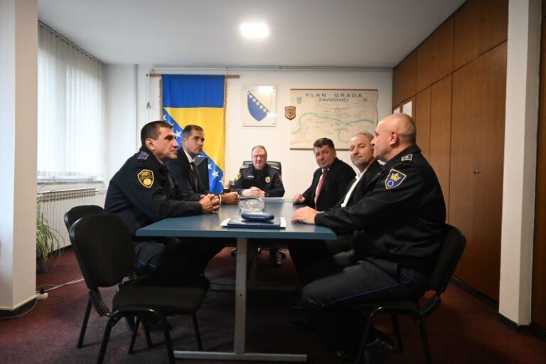Ministar unutrašnjih poslova ZDK i policijski komesar sa članovima Komisije za nadzor rada policije posjetili Policijske uprave III i IV