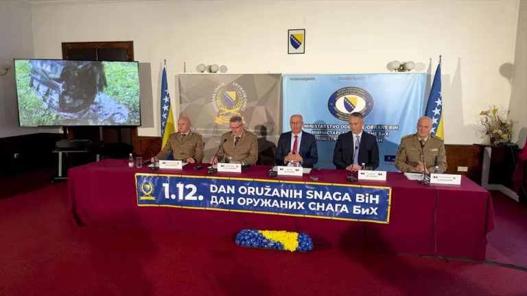 Zukan Helez najavio nabavku novih helikoptera, transportera i dronova za Oružane snage BiH