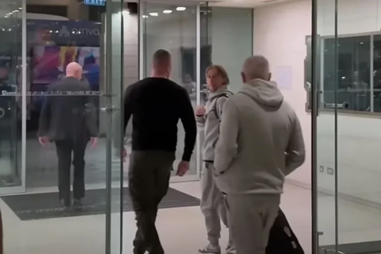 Youtuber Simi stopirao do Splita i ugledao Modrića: Luka stigli smo iz Srbije, može li fotografija?