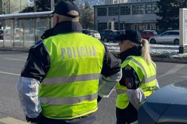 Policija u Sarajevu uručila 1.011 prekršajnih naloga