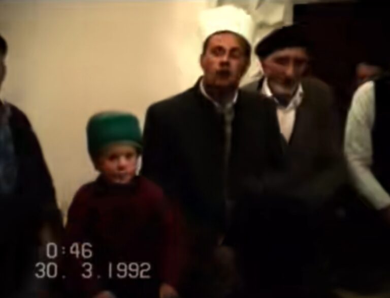 “HUKTANJE” | Neobičan video džematskog zikra u Zenici izazvao dileme