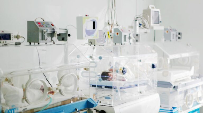 Od hripavca preminula beba