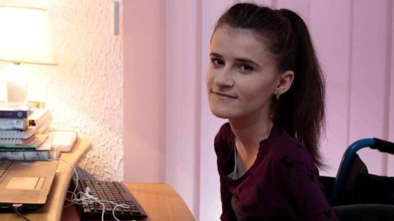 Emina Mujanović o svojoj bolesti i istrajnosti: “Meni je moj život prelijep, baš ovakav kakav jeste”