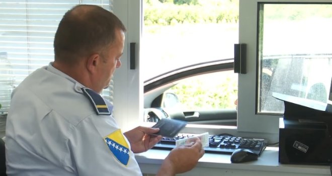 Treba li maloljetnicima iz BiH punomoć za prelazak granice? Evo šta sve propisuje zakon o putnim ispravama…
