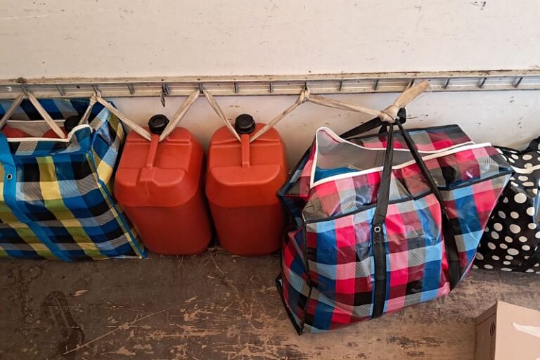 Spriječen pokušaj krijumčarenja 422 litre maslinovog ulja na graničnom prijelazu Deleuša