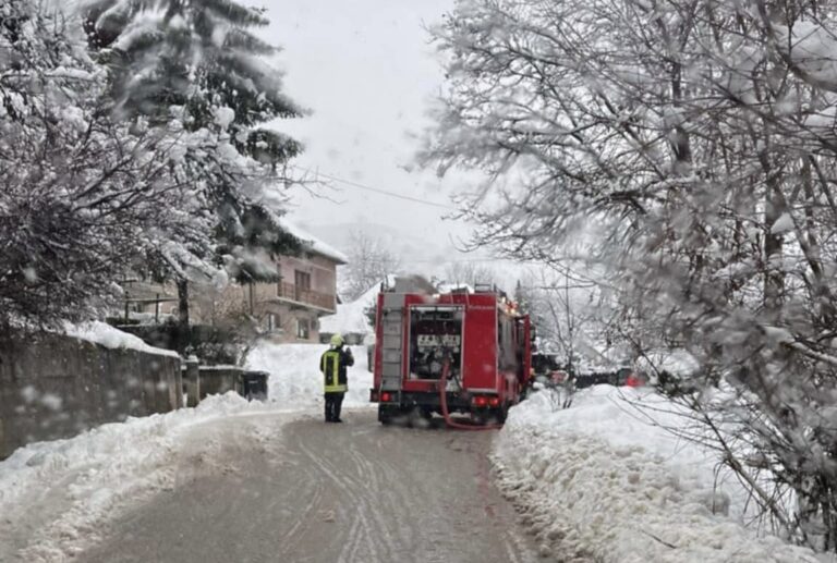 Požar u Dolači kod Zenice: Brza intervencija vatrogasaca spriječila veću štetu