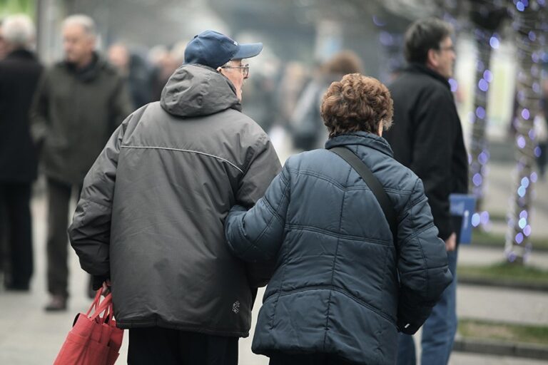 Stvarnost penzionera u BiH: Borba s poskupljenjima i nerealne penzije