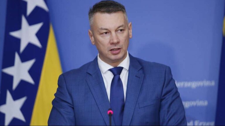 Nešić napao Komšića i Bećirovića: “Granice i teritorijalni integritet BiH mogu se sačuvati samo čuvanjem granica Republike Srbije”