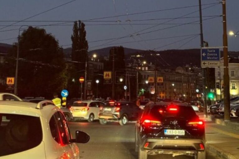 MUP izdao upozorenje: Ulazak u zakrčenu raskrsnicu zabranjen