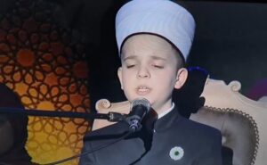 Najmlađi hafiz u Evropi, osmogodišnji Enis Bašić, večeras u Kaknju