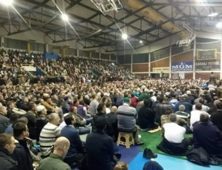 U prepunoj dvorani u Kaknju upriličena Večer Kur’ana, došao i najmlađi hafiz u Evropi