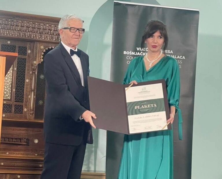 PONOS | Zeničanka Larisa Velić dobitnica Plakete Vijeća Kongresa bošnjačkih intelektualaca