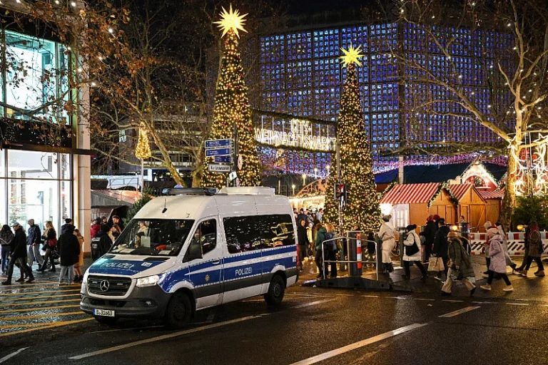 UHAPŠEN | Nekoliko povrijeđenih u napadu, muškarac nasumično ubadao prolaznike