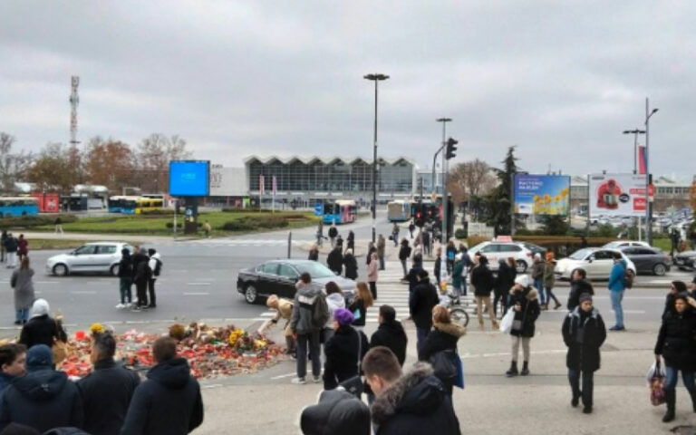 REVOLT | Užas u Novom Sadu: Vozač se velikom brzinom zabio u protestni skup, više je povrijeđenih