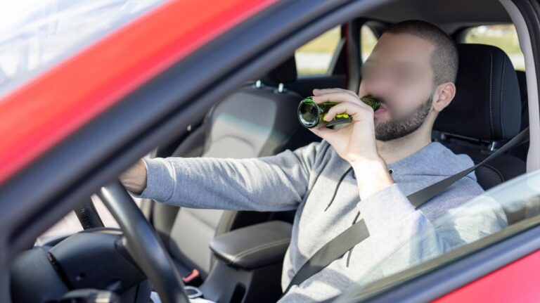 Pijan vozio 171 kilometar na sat, u autu bilo troje maloljetne djece