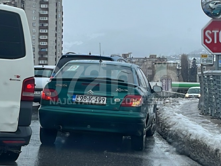 Nesreća u Zenici: Sudar dva vozila izazvao gužvu u saobraćaju