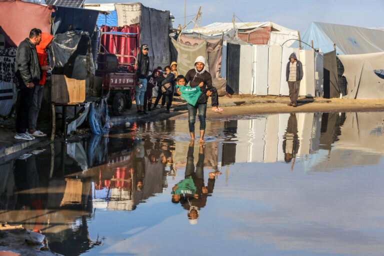 U Gazi poplavljeno više od 1.500 šatora u kojima su smješteni Palestinci