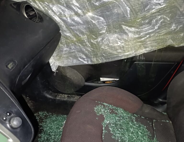 Pljačka automobila u Crkvicama: Razbijeno staklo, ukradena torbica s većom svotom novca