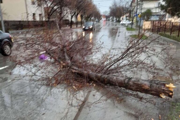 Žuti meteoalarm širom BiH: Građani se pozivaju na oprez prilikom boravka na otvorenom!