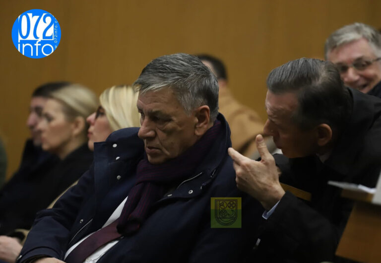 072INFO UŽIVO SA SJEDNICE: “Nikad ovako jednoglasni nismo bili!” Kasumović šaljivo pohvalio vijećnike