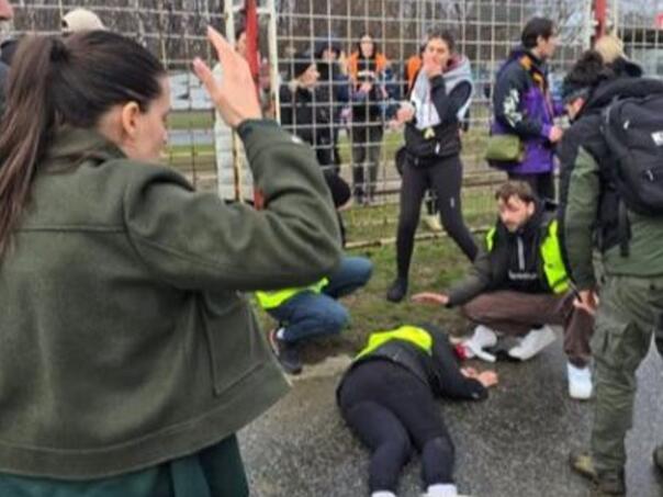 Video: Drama u Beogradu, žena autom uletila među studente
