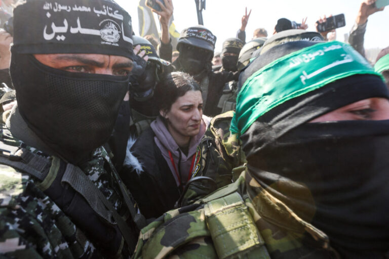 Hamas pustio troje izraelskih talaca, objavljen i video trenutka puštanja