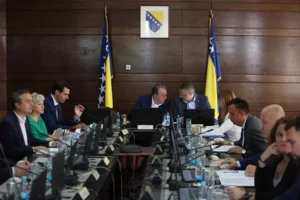 Nikšićeva vlada uvećala osnovicu za obračun plaće u organima vlasti FBiH na 480 KM: Plaća premijera bit će veća za 550 KM