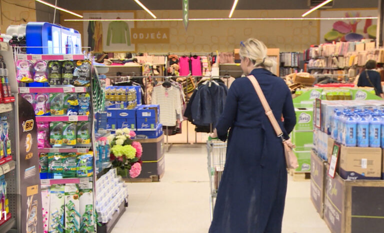 Cijene ne prestaju rasti, građani se ‘uhvatili’ za glavu: “Kupujemo po komad”