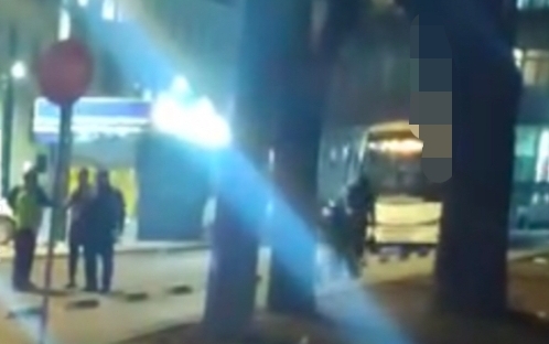UŽAS U BIH | Pijani muškarac (33) napao vozača, povrijeđen je