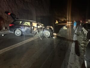 Saobraćajna nezgoda na magistralnom putu kod Lašve: Kamen pao na vozilo u pokretu
