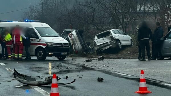 Teška nesreća u BiH: Havarija tri putnička vozila, obustavljen saobraćaj