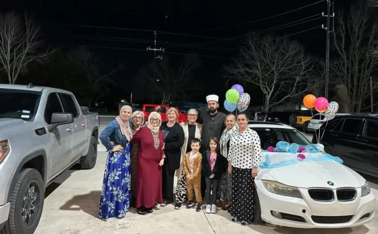 Džematlije obradovale efendiju Sadika: Poklonili mu BMW