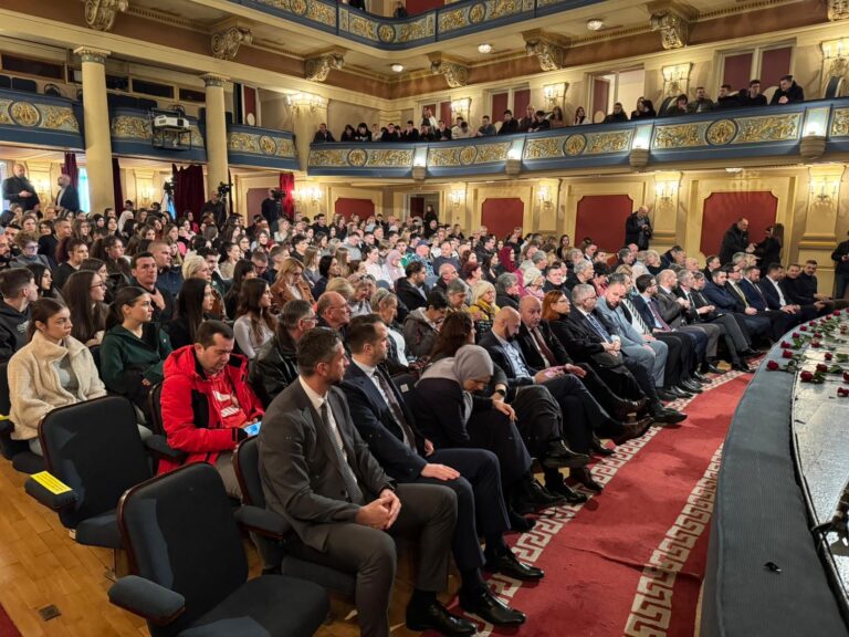 Ministar Isak odao počast svim ubijenim i ranjenim građanima Sarajeva tokom agresije na Bosnu i Hercegovinu