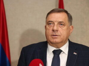 Dodik: Schmidt bahato i bezobrazno pokušava da pokaže da je iznad svih