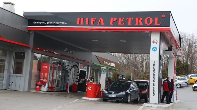 Vozač crnog Audija nenamjerno ostao dužan na benzinskoj pumpi