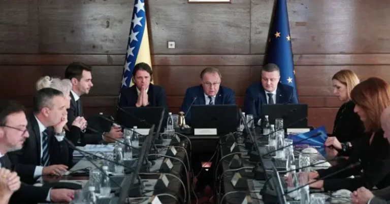 Vlada FBiH ispunila dogovoreno s poslodavcima: Neoporeziva novčana pomoć od 450 KM, 100 miliona za sufinansiranje doprinosa