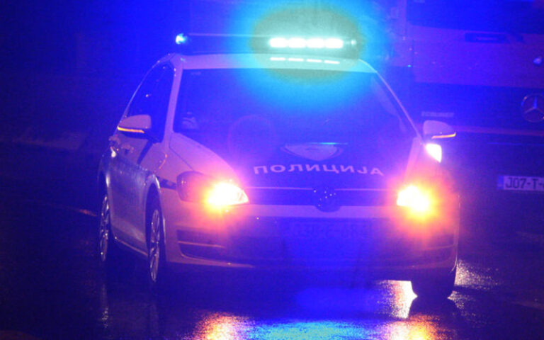 Huligani napali porodicu kod Zvornika, palicama im polupali automobil, ima uhapšenih